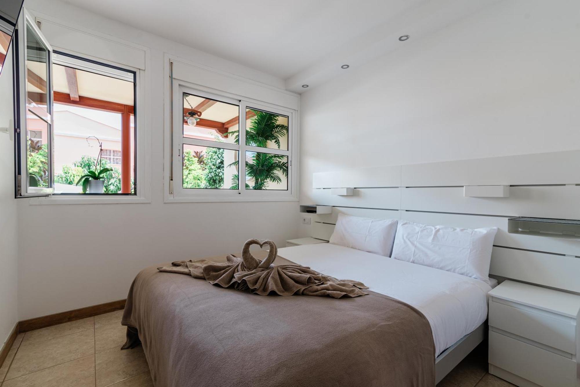 Comfortable 4-Bedroom Villa With Private Gardens أذيخي المظهر الخارجي الصورة
